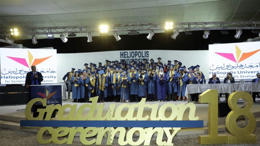Abschlussfeier an der Heliopolis Universität